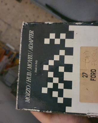 Mozzo da competizione auto d'epoca