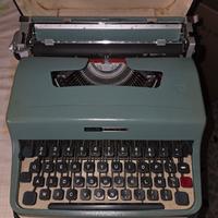  " Olivetti lettera 22" 