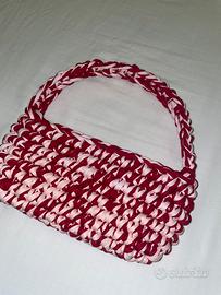 Borsa rosa e rossa uncinetto