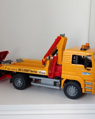 Carroatrezzi bruder 02750 con jeep