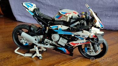 Lego BMW M 1000 RR 42130