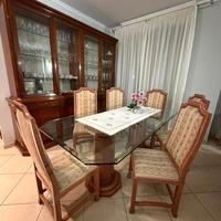 tavolo con piano in cristallo