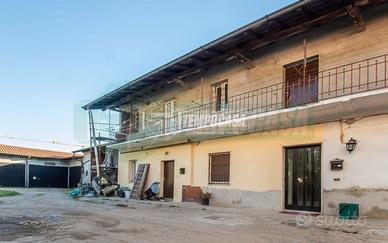 TERRATETTO UNIFAMILIARE RISTRUTTURATO CON RUSTICO