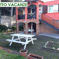 GIUGNO e AGOSTO Piano terra immerso nel verde