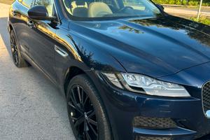 Jaguar F-pace 25d AWD 2.0 241 cv top di gamma full