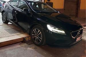 Volvo v40 d2