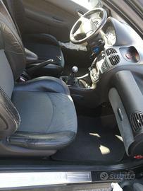 206 GTI sedili pelle, alcantara e tessuto