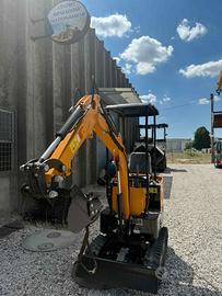 Mini Escavatore 10 q.li HIGHTOP HT10