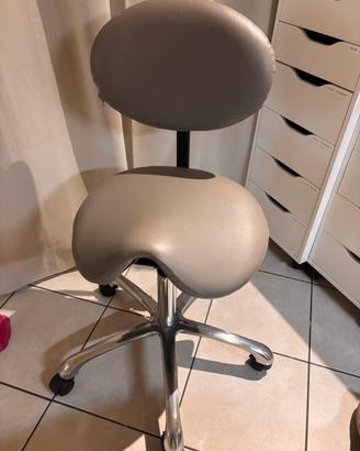 Sgabello estetista ergonomico