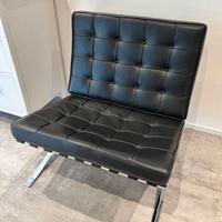 BARCELLONA in pelle nera by KNOLL STUDIO