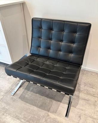 BARCELLONA in pelle nera by KNOLL STUDIO