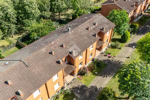 VILLA A SCHIERA A BIBBIANO