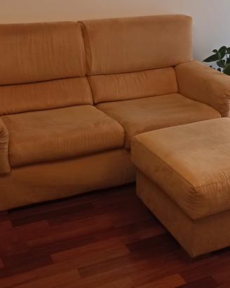 Divano antimacchia due posti con pouf