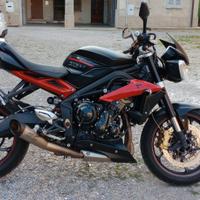 Triumph street triple R 675