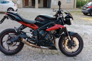 Triumph street triple R 675