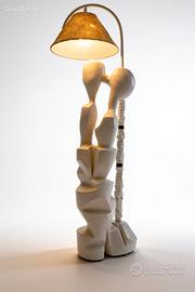 lampada in legno artistico scolpita