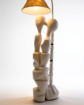 lampada in legno artistico scolpita