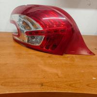 Faro posteriore sx Peugeot 208 2013