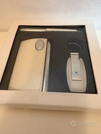 Set portachiavi, porta biglietti da visita e penna