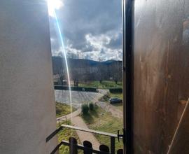 Lorica 6 posti letto, 3 camere fronte lago