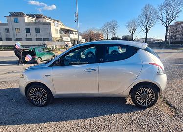 
Lancia Ypsilon ecochic 1.2 Silver (Benzina/ GPL)