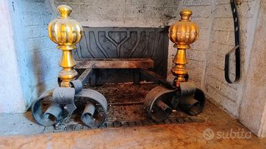 Coppia Alari in Ferro Battuto per Camini Antichi