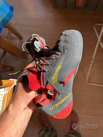 Scarpette da arrampicata la sportiva testa rossa