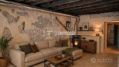 TRILOCALE SU DUE LIVELLI - VIA LAMARMORA