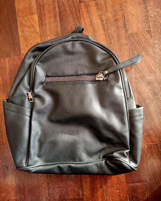 Zaino elegante in finta pelle