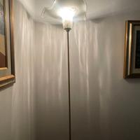 Lampada a terra in ottone e vetro di Murano