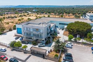 Capannone zona industriale- zes -monopoli