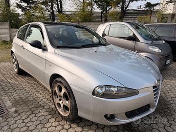 Alfa Romeo 147 1.6 GPL 3 porte Distinctive