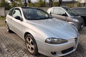 Alfa Romeo 147 1.6 GPL 3 porte Distinctive