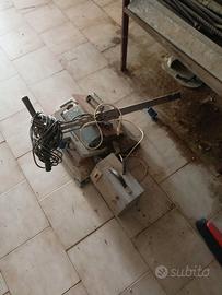 Piastra vibrante per pavimenti e autobloccanti