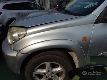 Parafango sinistro TOYOTA RAV 4 del 2004
