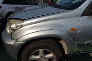 Parafango sinistro TOYOTA RAV 4 del 2004