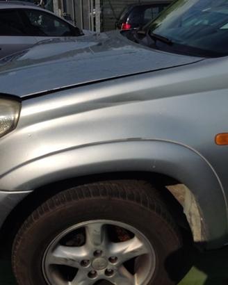 Parafango sinistro TOYOTA RAV 4 del 2004