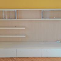 PARETE ATTREZZATA E MOBILE SALA 