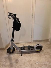 monopattino elettrico ninebot