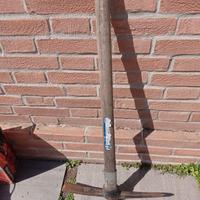 Piccone marca Lux da 44cm