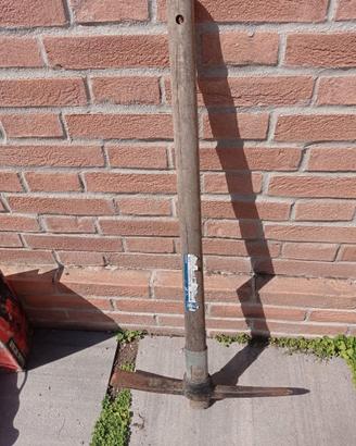 Piccone marca Lux da 44cm