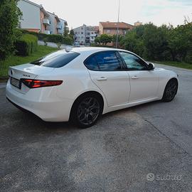 alfa romeo  giulia 2020