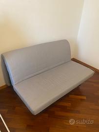 Divano letto grigio chiaro