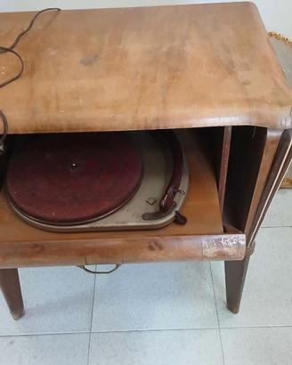 mobiletto con giradischi