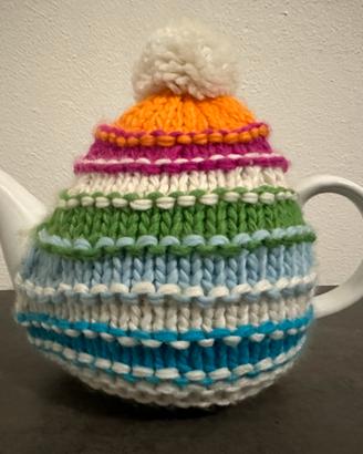 Teiera in ceramica con cappello