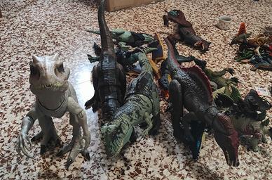 Dinosauri giocattolo mattel