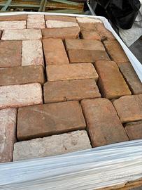 Mattoni tavelle coppi ecc materiale antico