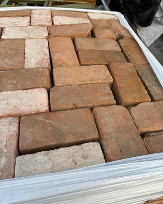 Mattoni tavelle coppi ecc materiale antico