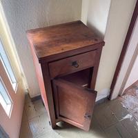Mobiletto in legno