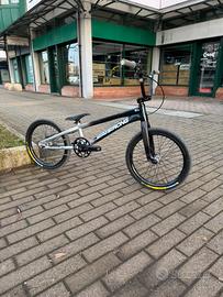 Bmx staystrong V5 pro XXXL ruote carbon